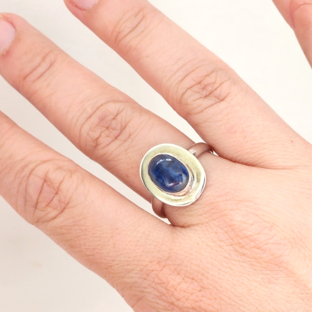 Sterling Silver Blue Kyanite Stone Ring - Picture 2 of 5